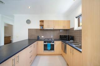 Blue Bird Villa Hamilton - 1