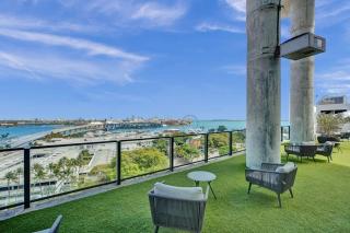 Lux Studio Miami and Bay views - 7