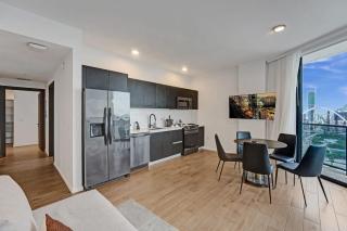 Miami 3BR Retreat City and Bay Views - 9