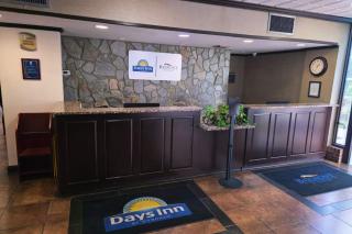 Days Inn by Wyndham Culpeper - 9