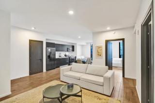 Luxury 2BR Condo w Bay and Skyline Views - 9