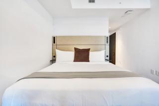 Luxury Miami Studio Bay Views - 4