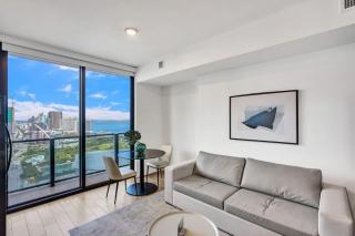 4102 Lux Miami Studio City Bay Views - 9