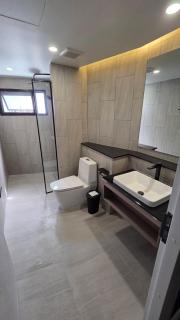 Holmes Pranakorn - 9