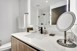 4604 Lux Miami Studio City and Bay Views - 7