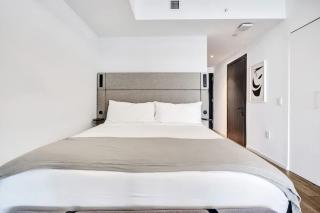 4604 Lux Miami Studio City and Bay Views - 2