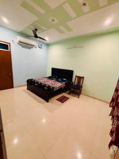 Hanumat Guest House - 5