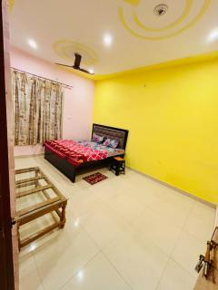 Hanumat Guest House - 4