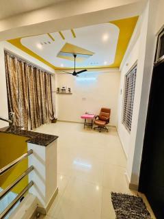 Hanumat Guest House - 2