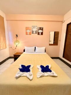 Om Sab House Patong - 9