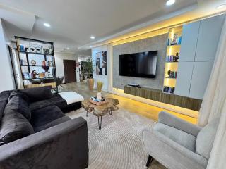 Luxury 2BR Apt Central Lekki Phase 1 - 3