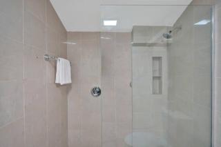 Tropical Oasis Studio w Pool - 2