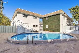 Rustic Retreats Beachy 1BR for 4 guests in the heart of Fort Lauderdale - 7