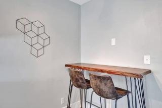 Rustic Retreats Beachy 1BR for 4 guests in the heart of Fort Lauderdale - 4