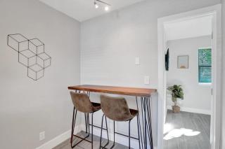 Rustic Retreats Cozy 1BR for 2 guests minutes from Las Olas - 5