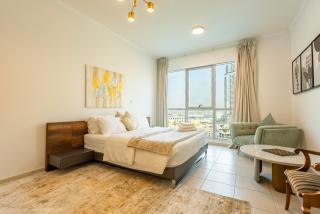 Splendid 3BR Apartments - Burj Khalifa & Fountain Views - 5 Minutes Walk from Dubai Mall - 6