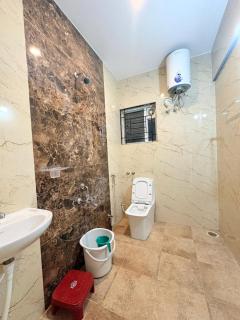 Mountain View With Greenery Comforts - 8