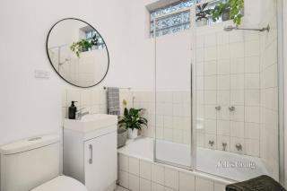 Cozy House ideal location - 8