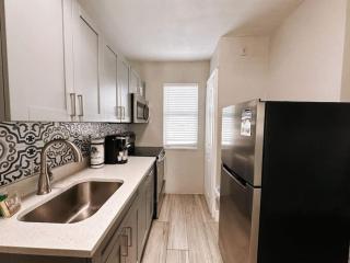 Rustic Retreats Cozy 1BR For 4 Guests Minutes From Las Olas - 9
