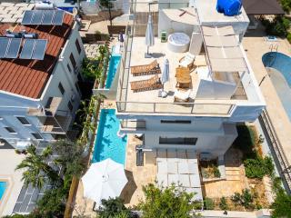 Luxury Seaview 2 Bedroom Holiday Home in Kalkan - 2
