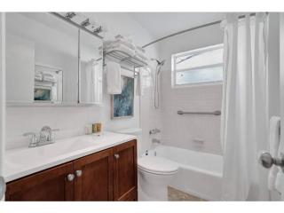 Waves Beach Town 2BR Apartment - Pompano Beach - 7