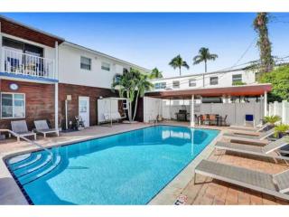 Waves Beach Town 2BR Apartment - Pompano Beach - 8