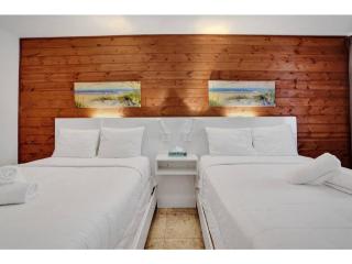 Waves Beach Town 2BR Apartment - Pompano Beach - 6