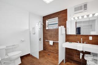 Waves Beach Town Studio Apartment - Pompano Beach - 7