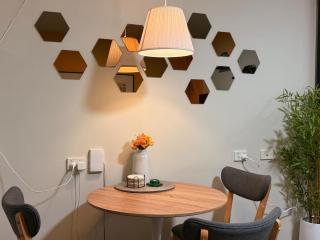 Emporium Luxe 1BR King Suite - Prime CBD Location - 5