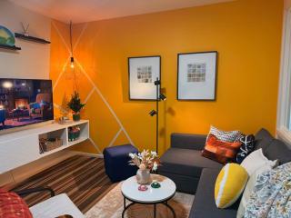 Emporium Luxe 1BR King Suite - Prime CBD Location - 3