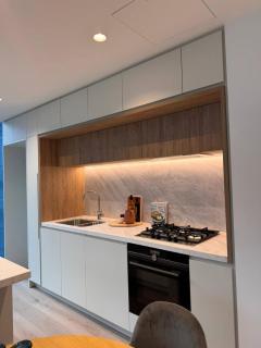 Luxury 2-Bedroom Apartment in the Heart of Melbourne - 4