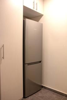 Bright Apt - Quiet - Near Metro - Fast WiFi - 5