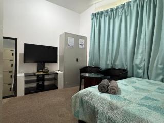 Backpacker's Place - Shared Bathroom, NO PARKING - 4