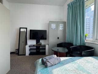 Backpacker's Place - Shared Bathroom, NO PARKING - 2