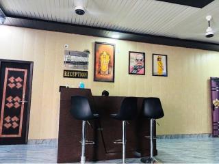 Hotel O by OYO The Family Palace - 0