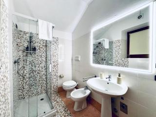 Near Airport -BGY BERGAMO AIRPORT STAY - Free WIFI - 9