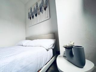 Near Airport -BGY BERGAMO AIRPORT STAY - Free WIFI - 2