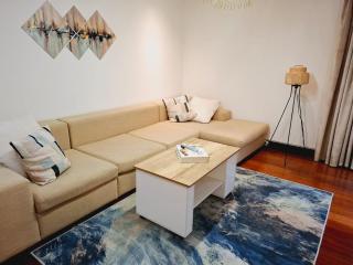 Arcul de Triumf Apartment Parking and Security - 2