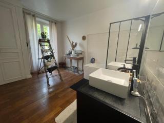 Chambre paisible face aux thermes-ch1 - 1