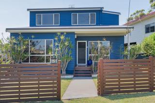 The Blue Cottage - 9