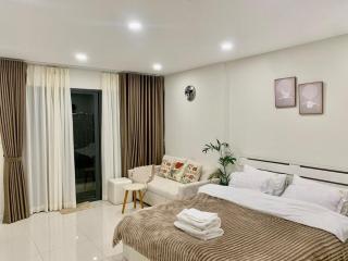 Pool view Elegant Apartment - 0