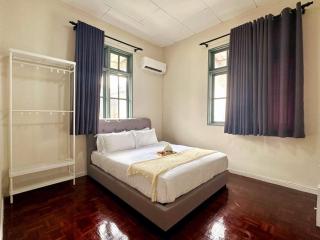 Bagan Cozy Family Retreat 4BR 10 Pax - 1