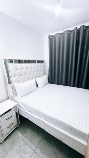 LYT Luxury Stays - 6