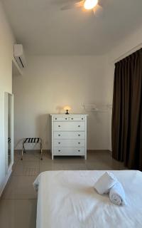 Amber Cove Malacca with Netflix & Pool Access - 2