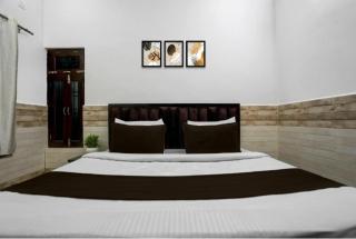 Hotel hardik palace - 1