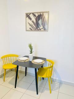 Stylish & Cozy 1 BDRM Aprt CBD Wi-Fi, Pool, Gym, AC, Washer - 2