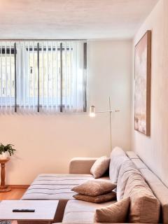 Flower House - Souterrain with Garden - 9