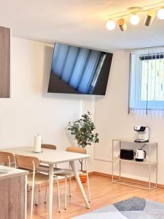 Flower House - Souterrain with Garden - 1