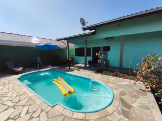 Casa com piscina e 3 quartos à 500mts da praia - 1