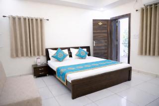 Hotel JL Palace Shri Mahakaleshwar Jyotirlinga Temple And Railway Station - Fully Air Conditioned Premium Room - Free Wi-fi - Free Parking Available - Best Premium Hotel In Ujjain - 9